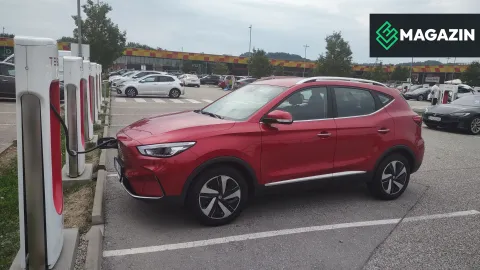 Nabíjení Tesla Supercharger Asten